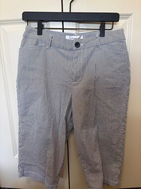 croft & barrow Navy and White Pinstripe Capris